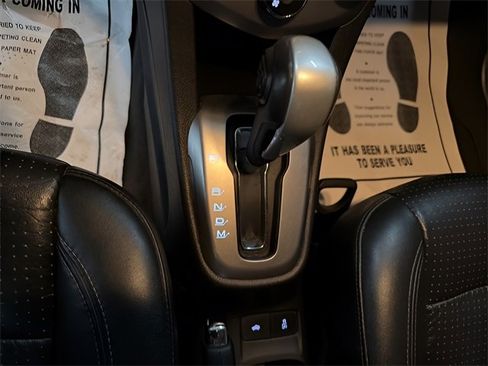 Used 2020 Chevrolet Sonic Premier image 17