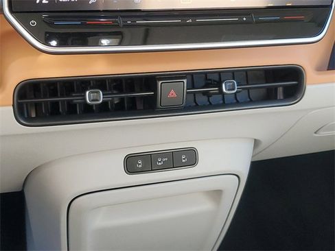 New 2025 Volkswagen ID. Buzz 1st Edition image 33