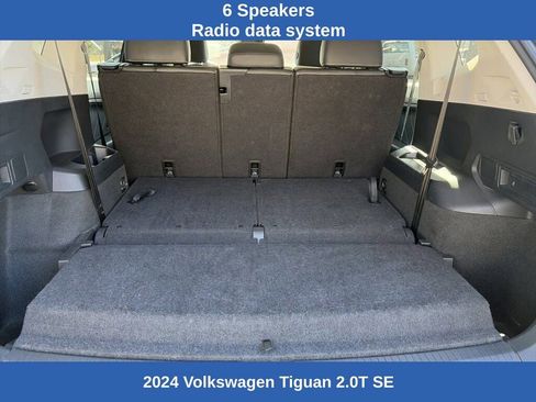 Used 2024 Volkswagen Tiguan SE image 10