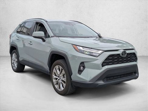Used 2023 Toyota RAV4 XLE Premium FWD image 4