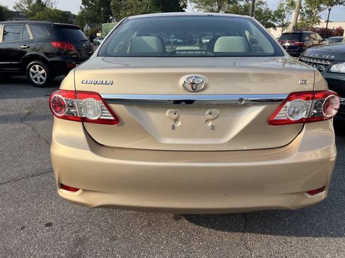 Used 2013 Toyota Corolla LE FWD image 5