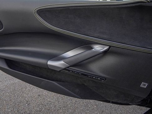 Used 2023 Ferrari SF90 Spider image 36