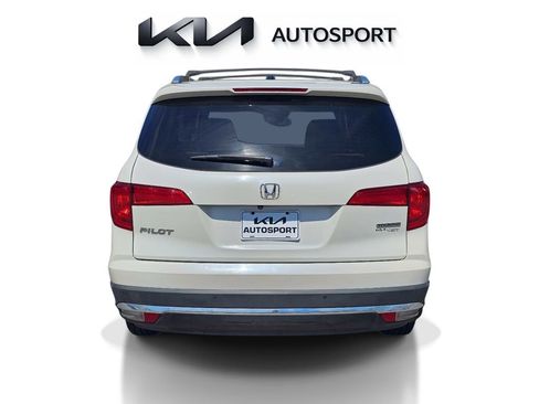 Used 2017 Honda Pilot Touring image 11