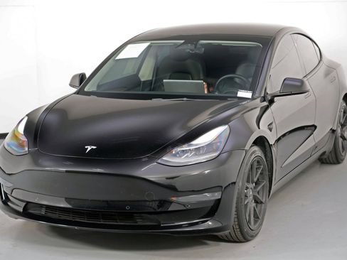 Used 2022 Tesla Model 3 Standard Range image 47