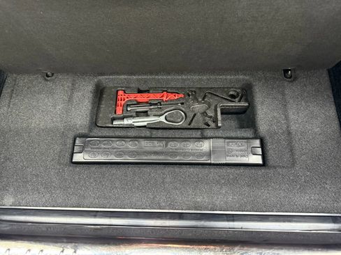 Used 2014 Rolls-Royce Wraith image 32