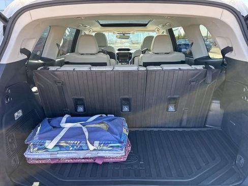 Used 2022 Subaru Ascent Limited w/ Technology Package image 12