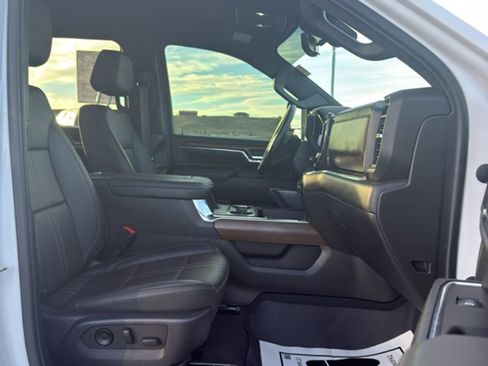 Used 2024 Chevrolet Silverado 3500 High Country w/ High Country Premium Package image 16