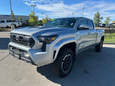Used 2024 Toyota Tacoma TRD Sport w/ TRD Sport Upgrade Package AWD/4WD image 3