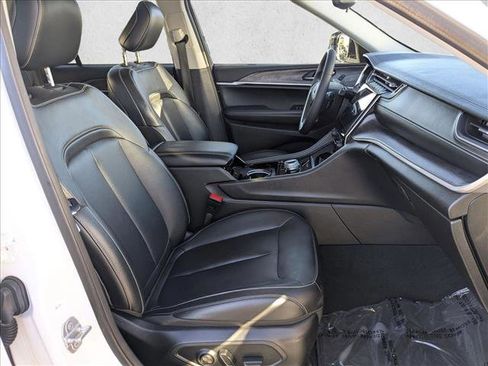 Used 2023 Jeep Grand Cherokee Limited image 21