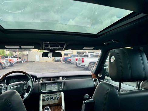 Used 2016 Land Rover Range Rover Supercharged AWD/4WD image 3