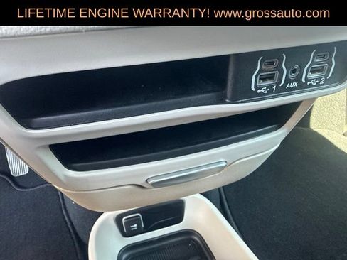 Certified 2024 Chrysler Pacifica Touring-L FWD image 12