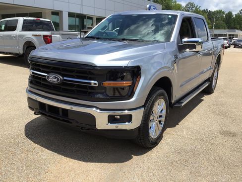 New 2026 Ford F150 XLT w/ Equipment Group 302A MID AWD/4WD image 5