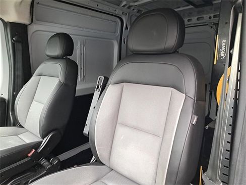 Used 2025 RAM ProMaster 2500 w/ Convenience Group image 17