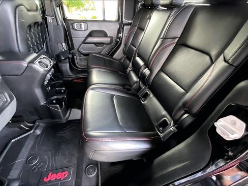 Used 2020 Jeep Gladiator Rubicon w/ Advanced Safety Group AWD/4WD image 21
