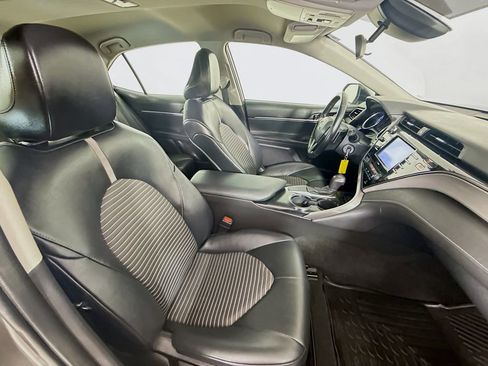 Certified 2020 Toyota Camry SE FWD image 28