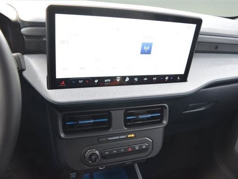 New 2025 Ford Maverick XLT w/ XLT Luxury Package image 9