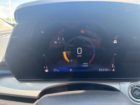 Used 2024 Chevrolet Trax LT FWD image 16