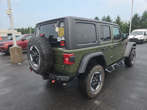 Used 2022 Jeep Wrangler Unlimited Rubicon w/ LED Lighting Group AWD/4WD image 16