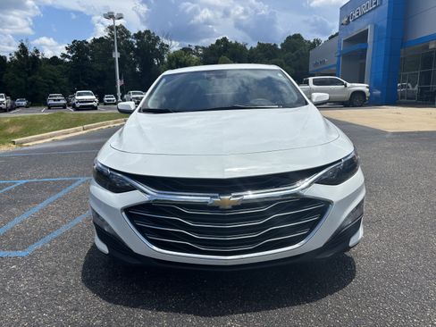 Used 2024 Chevrolet Malibu LT FWD image 2