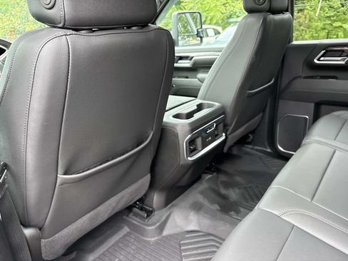 Used 2025 Chevrolet Silverado 2500 LTZ w/ LTZ Premium Package AWD/4WD image 17