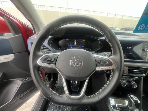 Certified 2024 Volkswagen Taos SE image 18