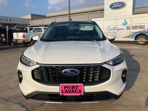 New 2026 Ford Escape SE image 2