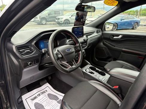 Used 2025 Ford Escape ST-Line AWD/4WD image 3