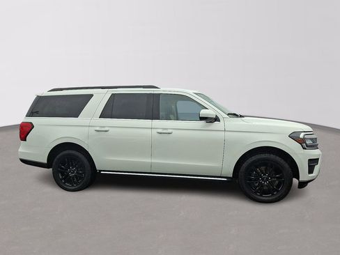 Used 2022 Ford Expedition Max XLT image 7