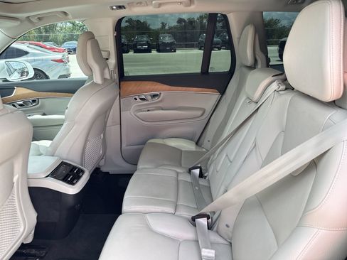Used 2022 Volvo XC90 T6 Momentum w/ Advanced Package AWD/4WD image 25