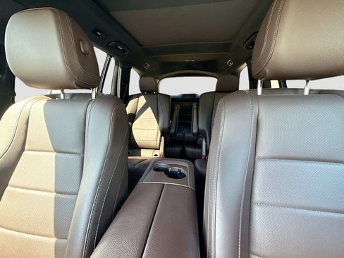 Used 2023 Mercedes-Benz GLS 450 4MATIC w/ AMG Line Exterior image 26