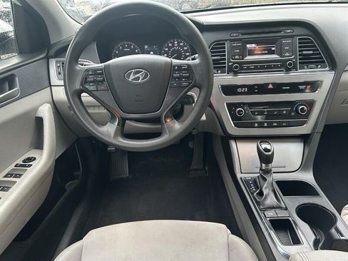 Used 2017 Hyundai Sonata SE FWD image 9