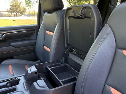 Used 2024 GMC Sierra 2500 AT4 w/ AT4 Premium Plus Package AWD/4WD image 14