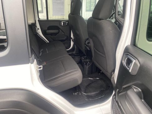 Used 2018 Jeep Wrangler Unlimited Sport S image 15