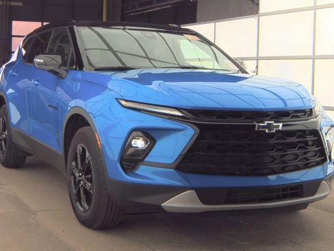 Used 2024 Chevrolet Blazer LT w/ Midnight/Sport Edition FWD image 4