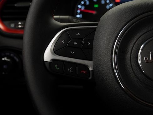 Certified 2023 Jeep Renegade Latitude image 35