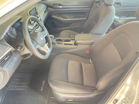 Used 2024 Nissan Altima 2.5 SV image 25