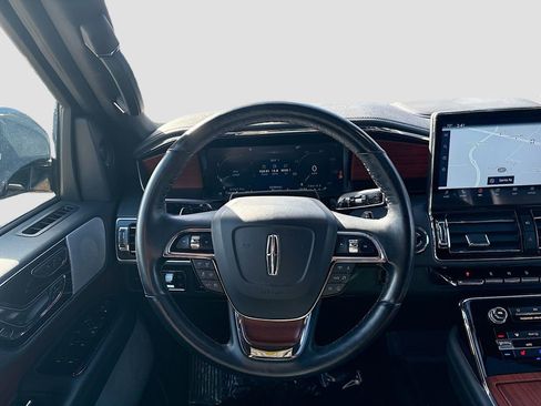 Used 2023 Lincoln Navigator L Reserve AWD/4WD image 24