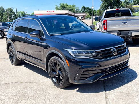 Used 2024 Volkswagen Tiguan SE R-Line FWD image 2