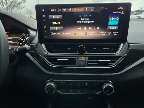 Used 2024 Nissan Altima 2.5 SR w/ SR Premium Package image 15