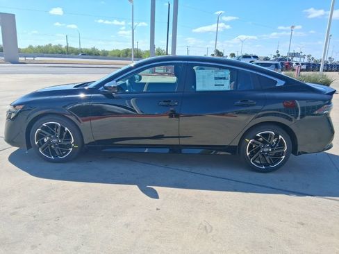 New 2026 Nissan Sentra SR w/ Floor Mat Package FWD image 5