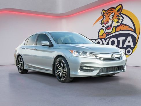 Used 2016 Honda Accord Sport image 3