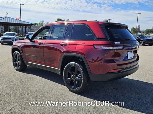 New 2025 Jeep Grand Cherokee Limited w/ Luxury Tech Group II image 9