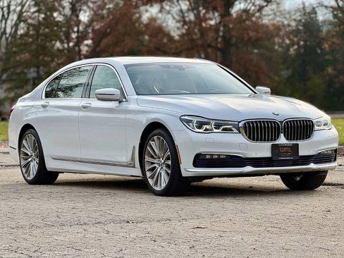 Used 2016 BMW 750i xDrive image 6