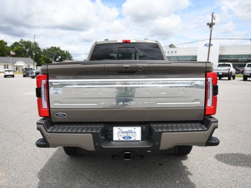 New 2026 Ford F250 Platinum w/ Platinum Plus Package AWD/4WD image 10