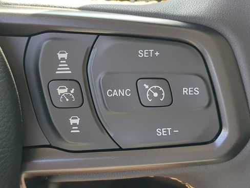 Used 2024 Jeep Gladiator Sport AWD/4WD image 26
