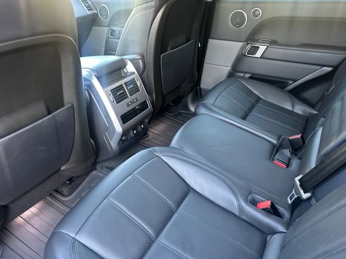 Used 2020 Land Rover Range Rover Sport HSE image 15