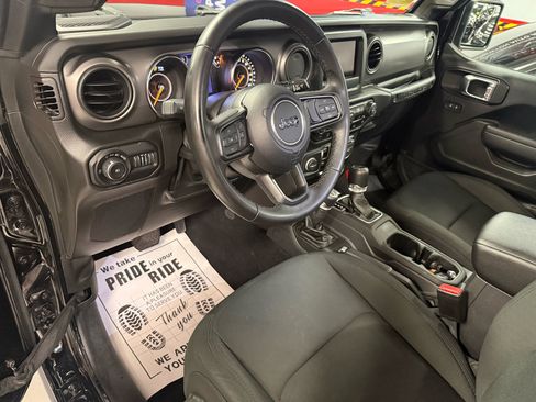 Used 2022 Jeep Wrangler Unlimited Sport image 25