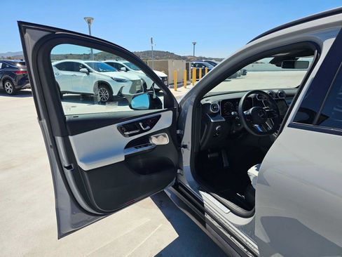 Used 2026 Mercedes-Benz GLC 300 4MATIC image 19