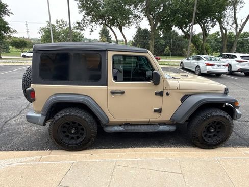 Used 2019 Jeep Wrangler Sport AWD/4WD image 7