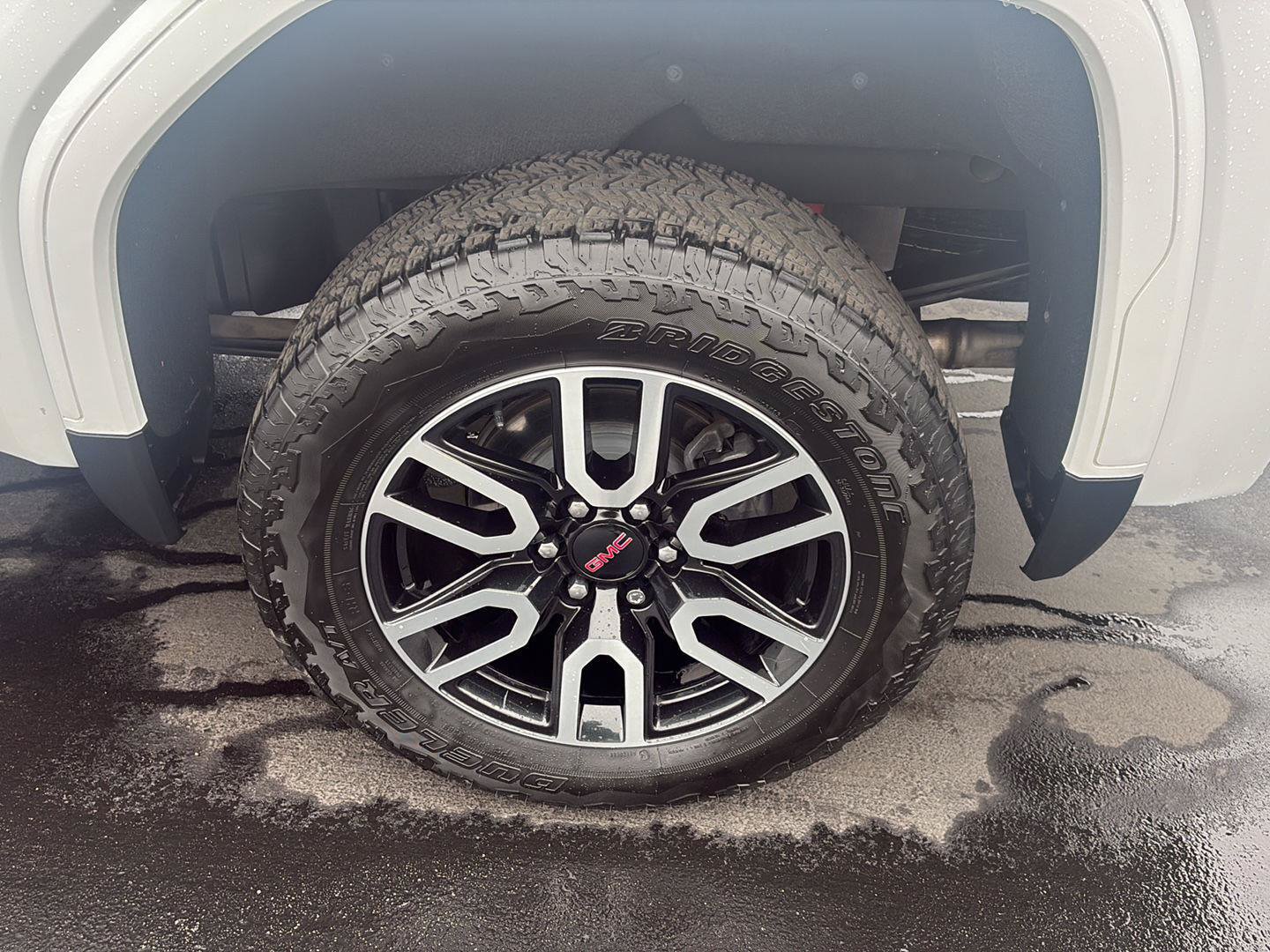 Used 2021 GMC Sierra 1500 AT4 w/ AT4 Premium Package AWD/4WD image 10